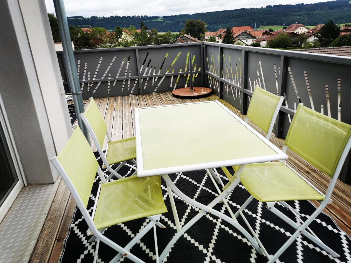 Superbe Appartement Neuf Avec Terrasse Orchamps-Vennes Luaran gambar